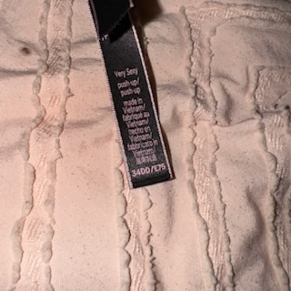 Victoria's Secret Black Lace Balconette Bra - Picture 4 of 4